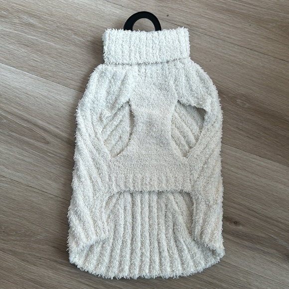 Merry Makings Chunky Knit Sweater for Pets, Small, & medium White - Picture 13 of 13